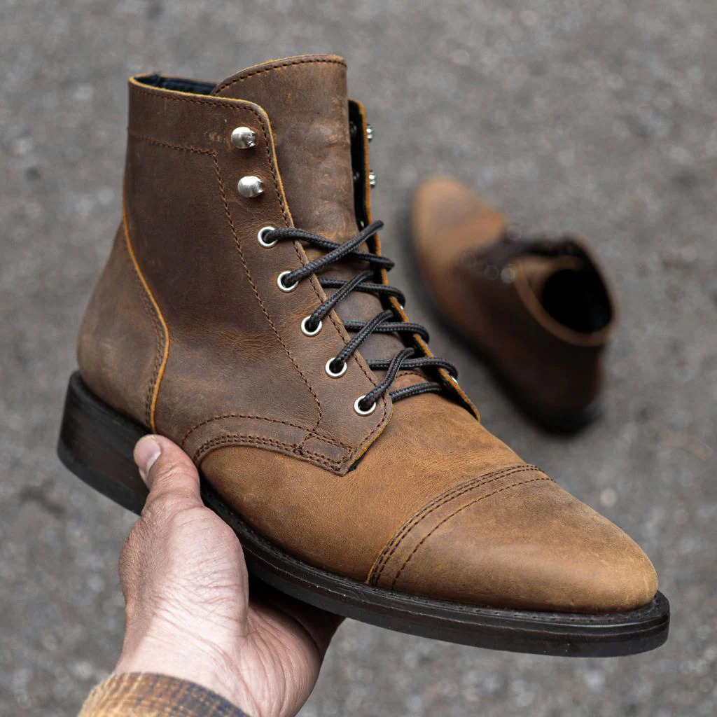Vintage Leatherwork - Męskie botki z noskiem typu cap-toe,