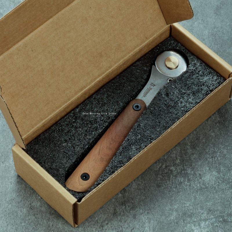 Round Knife Leatherwork - Mały metalowy nóż rolkowy ze stali